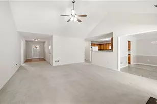 304 Victory Cir, Commerce, GA 30529 - Photo 4
