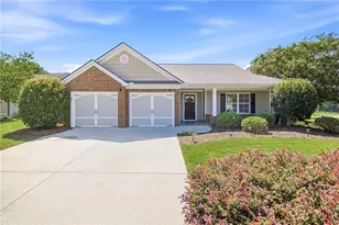 304 Victory Cir, Commerce, GA 30529 - Photo 1
