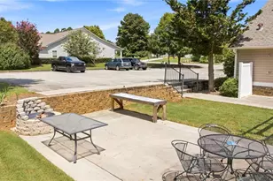 304 Victory Cir, Commerce, GA 30529 - Photo 32