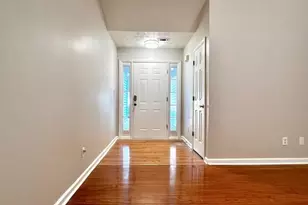 327 Lee Miller Dr, Suwanee, GA 30024 - Photo 2