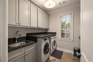 4667 Dudley Ln, Atlanta, GA 30327 - Photo 70