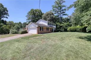 1741 Beauregard Dr SW, Lilburn, GA 30047 - Photo 28