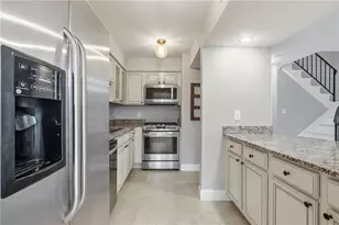 6980 Roswell Rd, Sandy Springs, GA 30328 - Photo 10