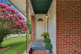 6812 Cherry Cir, Lithia Springs, GA 30122 - Photo 4