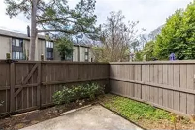 15 Ivy Square NE, Atlanta, GA 30342 - Photo 40