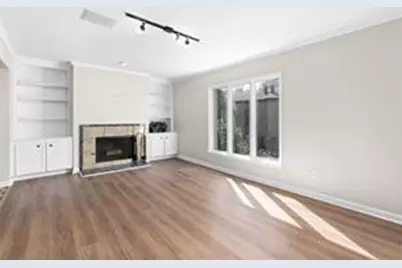 15 Ivy Square NE, Atlanta, GA 30342 - Photo 16