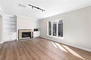 15 Ivy Square Northeast, Atlanta, GA 30342 - Photo 16