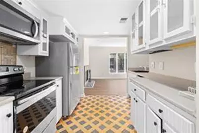 15 Ivy Square NE, Atlanta, GA 30342 - Photo 8