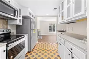 15 Ivy Square Northeast, Atlanta, GA 30342 - Photo 8