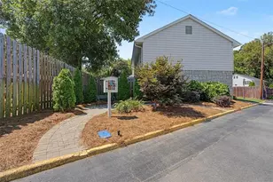 136 Peachtree Memorial Dr NW, Atlanta, GA 30309 - Photo 28