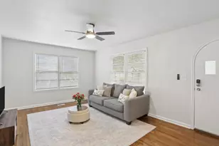 980 Brookdale Dr, East Point, GA 30344 - Photo 2
