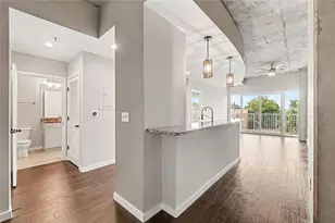 250 Pharr Rd NE, Atlanta, GA 30305 - Photo 14
