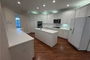 3281 Winthrop Cir, Marietta, GA 30067 - Photo 10