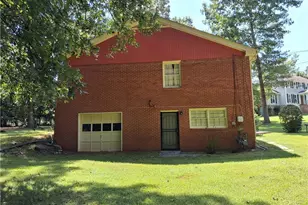 2589 King Cir SE, Conyers, GA 30013 - Photo 2