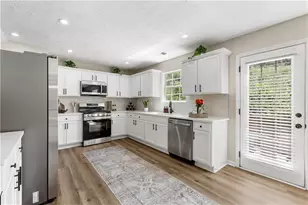 5654 Laurel Ridge Dr, East Point, GA 30344 - Photo 8