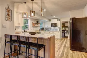 457 Castleaire Dr, Stone Mountain, GA 30087 - Photo 4