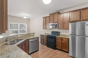 1244 Faye Ct, McDonough, GA 30253 - Photo 4