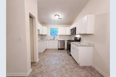 670 Marsh Court, Jonesboro, GA 30238 - Photo 2