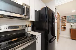 135 Woodmere Square NW, Atlanta, GA 30327 - Photo 18