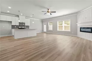 24 Richardson St, Winder, GA 30680 - Photo 4