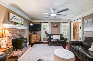 5750 Princeton Oaks Dr, Buford, GA 30518 - Photo 4