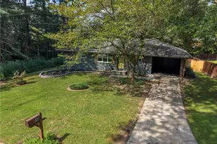 610 Oriole Dr SE, Marietta, GA 30067 - Photo 2