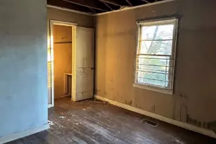 608 E Wall St, Griffin, GA 30223 - Photo 12
