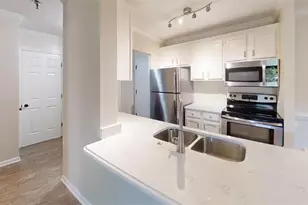 300 Johnson Ferry Road NE, Sandy Springs, GA 30328 - Photo 2
