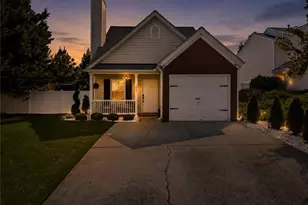 1955 Lexington Ln, Cumming, GA 30040 - Photo 2