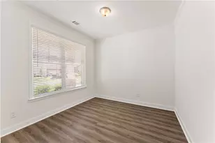 7332 Rocklin Ln, Flowery Branch, GA 30542 - Photo 4