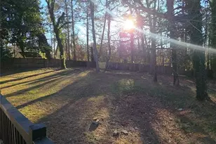 1483 Hidden Hills Pkwy, Stone Mountain, GA 30088 - Photo 24