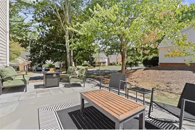 301 Roswell Green Lane, Roswell, GA 30075 - Photo 4
