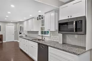 4371 Vintage Ln, Dunwoody, GA 30338 - Photo 6