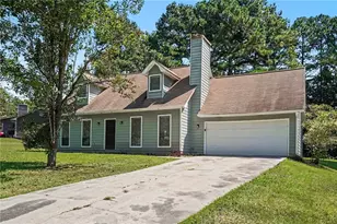 9042 Chestnut Lake Dr, Jonesboro, GA 30236 - Photo 2