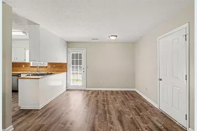 9042 Chestnut Lake Drive, Jonesboro, GA 30236 - Photo 6