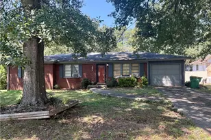 684 Virginia Cir, Forest Park, GA 30297 - Photo 1
