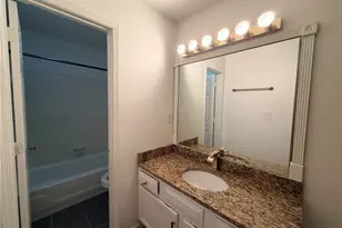 24216 Plantation Dr, Atlanta, GA 30324 - Photo 12