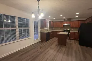 4043 Roxberry Hill Ln, Buford, GA 30518 - Photo 4