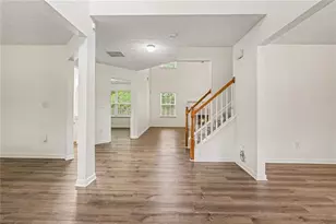 4043 Roxberry Hill Ln, Buford, GA 30518 - Photo 4