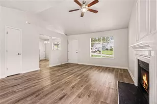 2062 W Morgan's Bluff Ct, Lithonia, GA 30058 - Photo 4