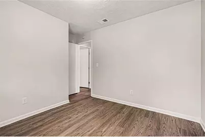 2062 W Morgan's Bluff Court, Lithonia, GA 30058 - Photo 18
