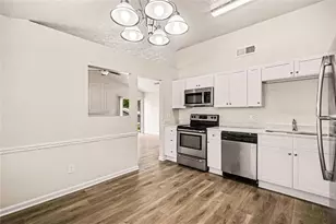 2062 W Morgan's Bluff Ct, Lithonia, GA 30058 - Photo 8