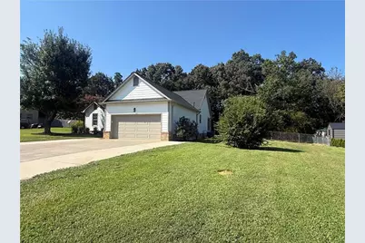 132 Ashley Terrace SE, Calhoun, GA 30701 - Photo 2