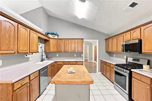 1611 Lake View Ct, Loganville, GA 30052 - Photo 22