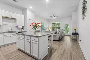 530 Vandenburg Dr, Villa Rica, GA 30180 - Photo 2