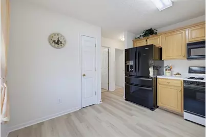6048 Hillvale Ct, Lithonia, GA 30058 - Photo 18