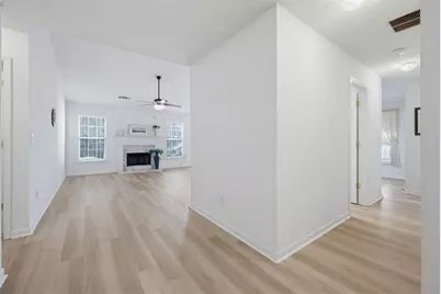 6048 Hillvale Ct, Lithonia, GA 30058 - Photo 8