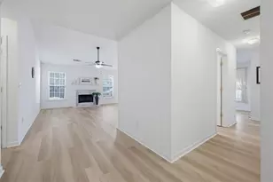 6048 Hillvale Ct, Lithonia, GA 30058 - Photo 8