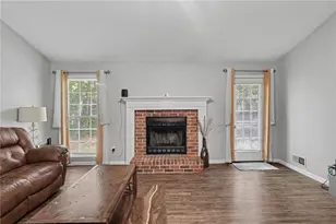 1624 Carriage Hills Dr, Griffin, GA 30224 - Photo 10
