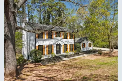 6364 Queen View Lane, Stone Mountain, GA 30087 - Photo 2